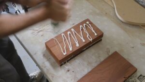 ichoob.ir-How-to-make-wooden-headset-stand-938-5